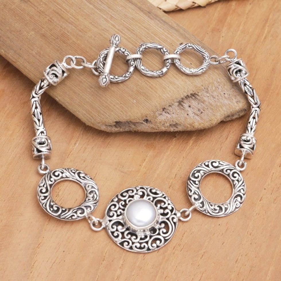 Sterling Silver and Cultured Pearl Pendant Bracelet 'Luminous Eyes'