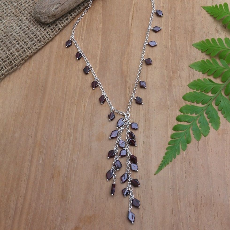 Y-Necklace with Garnet Chips 'Wine and Roses'