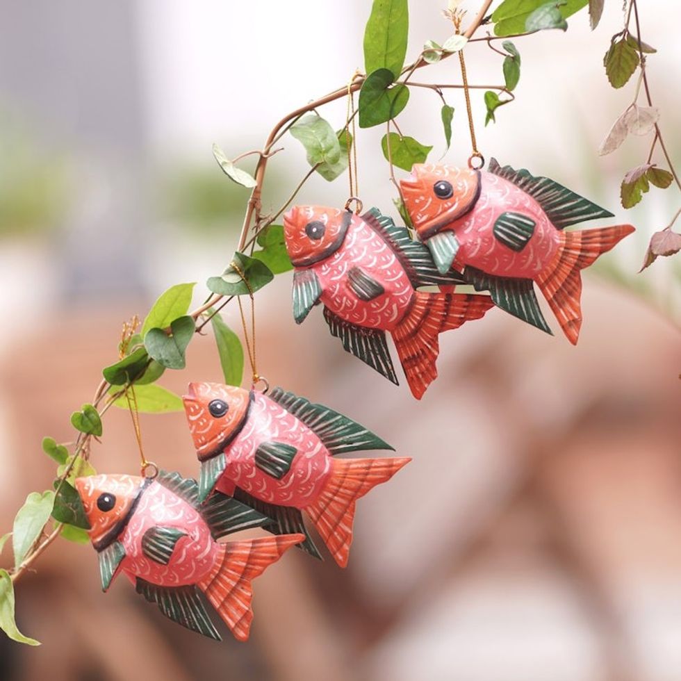 Set of 4 Crocodile Wood Hand-Painted Fish Ornaments 'Vibrant Shoal'