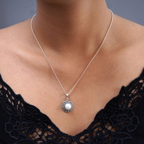 Alternate image for Silver Floral Pendant Necklace with Cultured Mabe Pearl Iridescent Flower