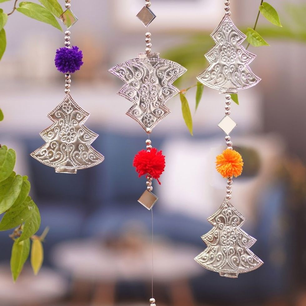 Christmas Tree Aluminum Garland with Glass and Pompoms 'Festive Forest'
