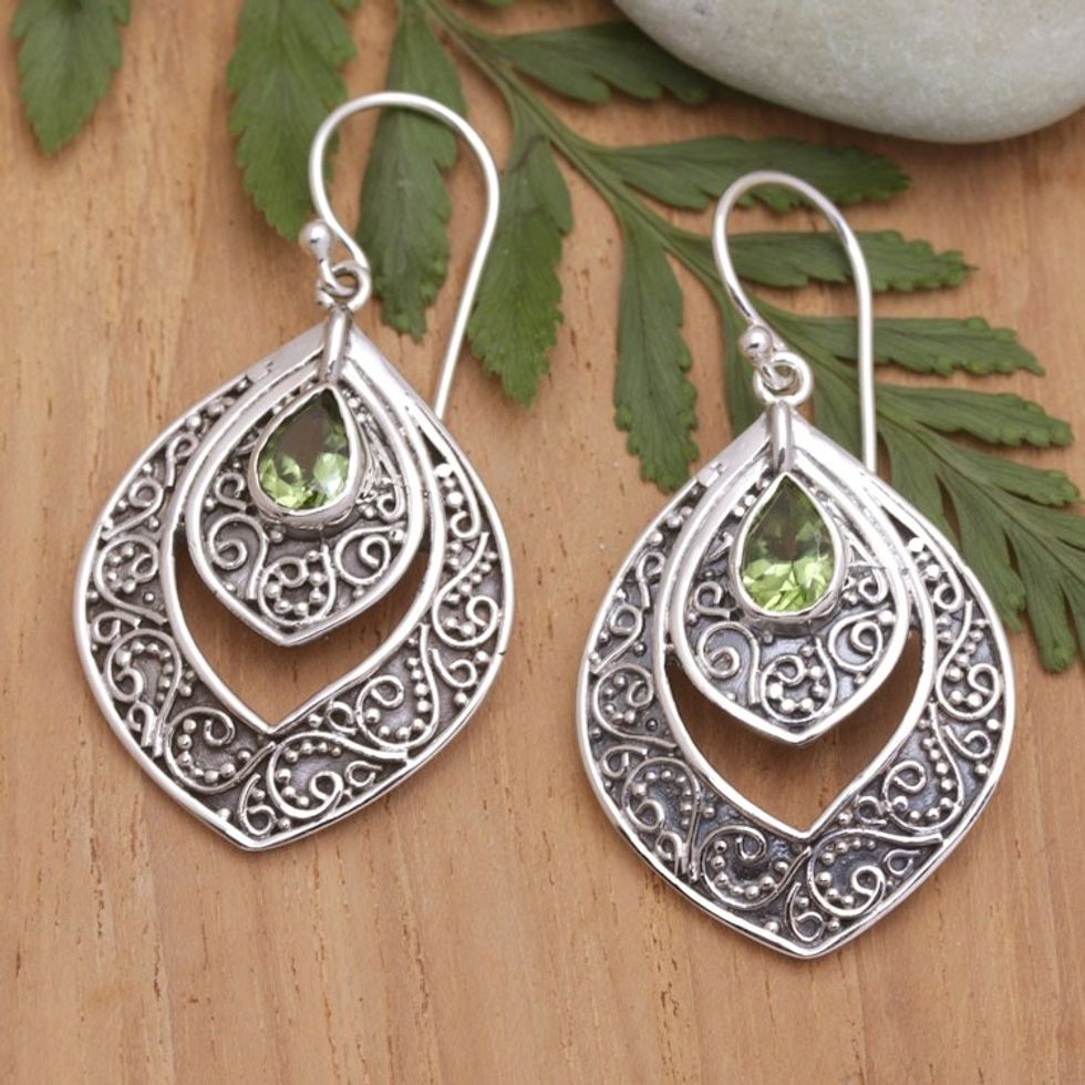Sterling Silver Fashion Dangle Earrings with Peridot Stone 'Party Queen in Green'