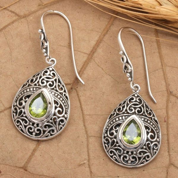 Alternate image for Traditional One-Carat Faceted Peridot Dangle Earrings Regal Paradise in Green