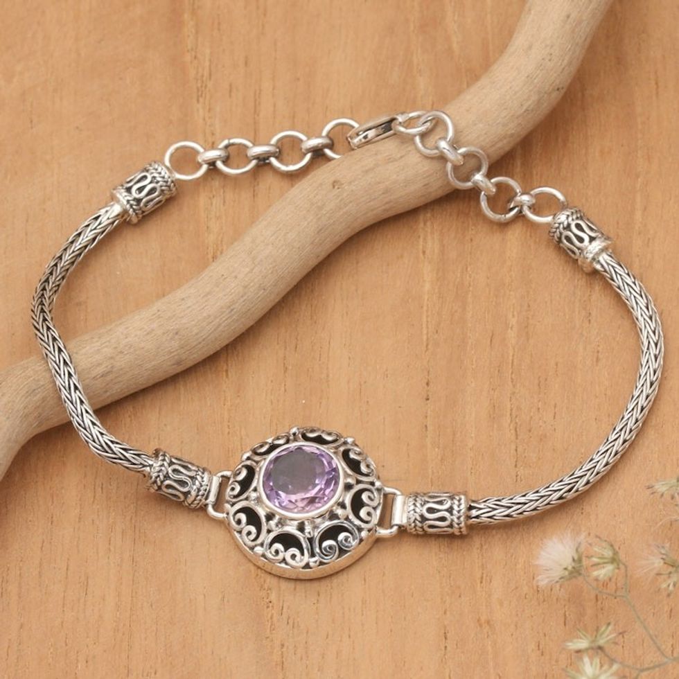 Classic Floral-Inspired 1-Carat Amethyst Pendant Bracelet 'Blossoming Purple'