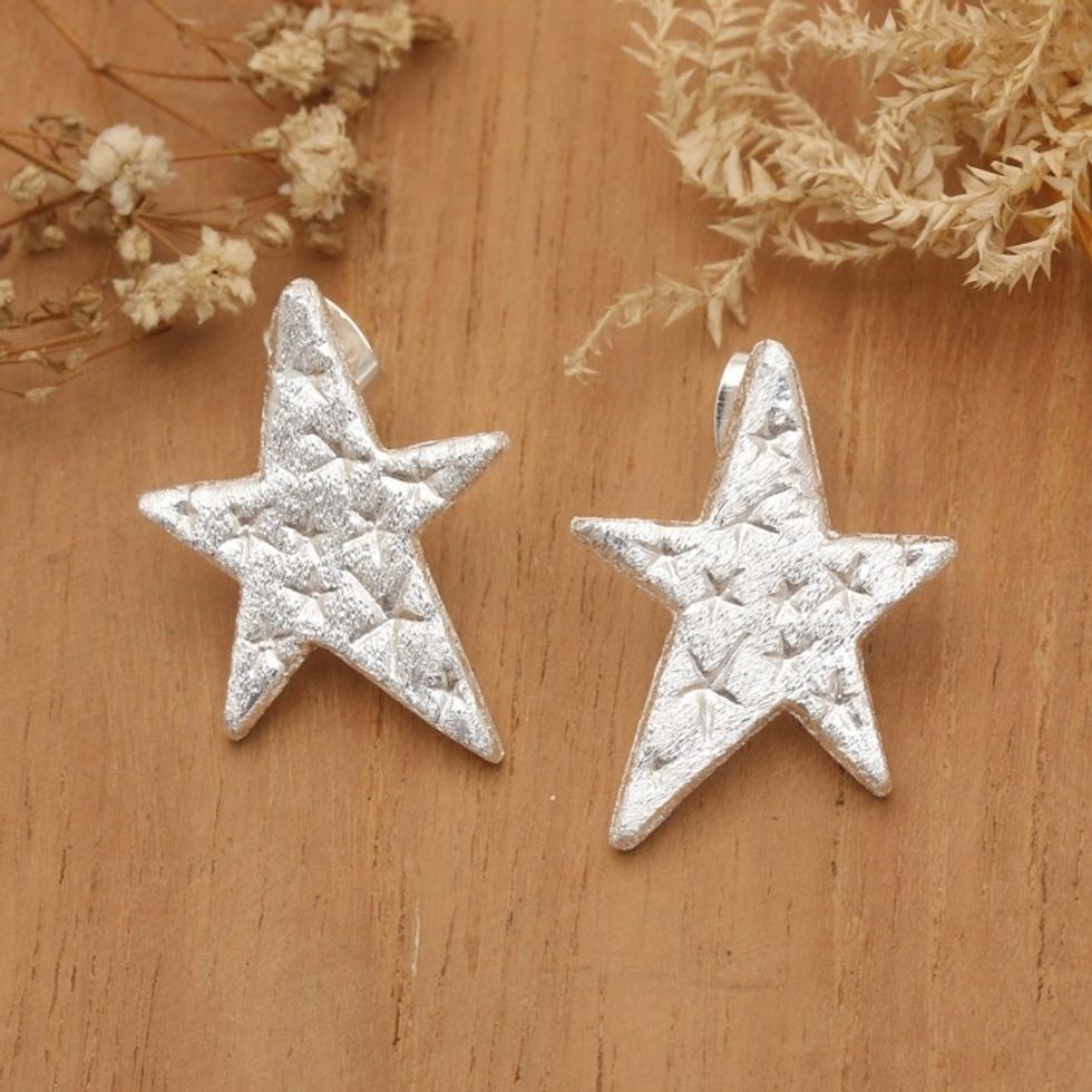 Brushed-Satin Finished Star-Shaped Drop Earrings 'Bold Celebrity'