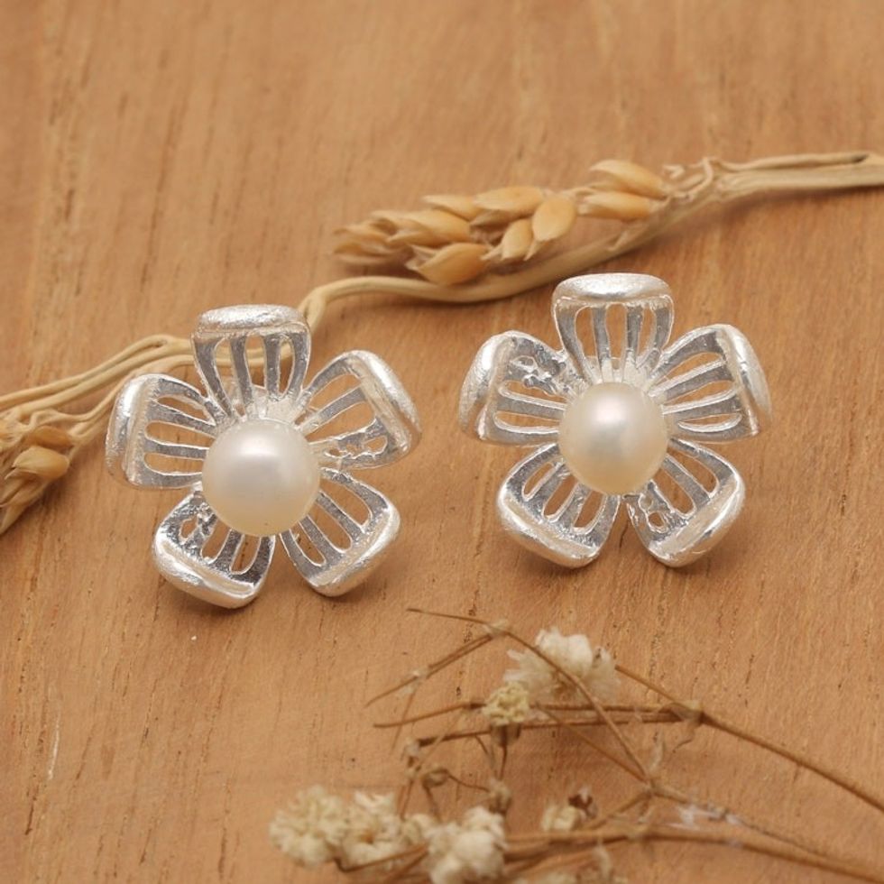 Brushed-Satin Finished Floral White Pearl Button Earrings 'Pure Flower'