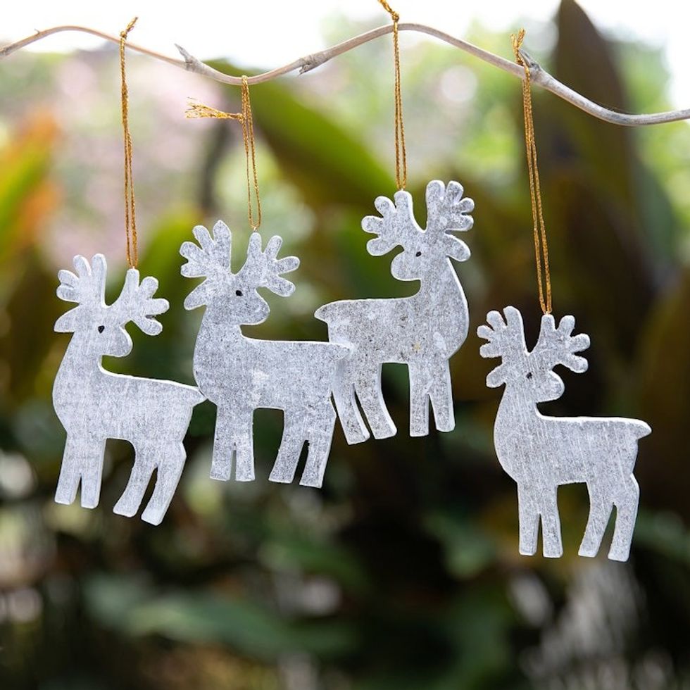 Set of 4 Silver Albesia Wood Holiday Reindeer Ornaments 'Divine Reindeer'