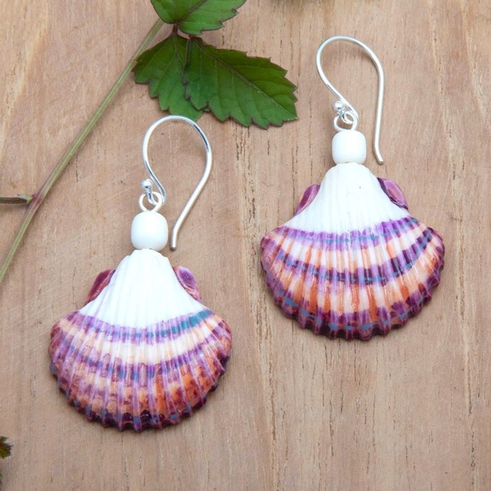 Seashell-Shaped Dangle Earrings Painted by Hand from Bali 'Marine Feelings'