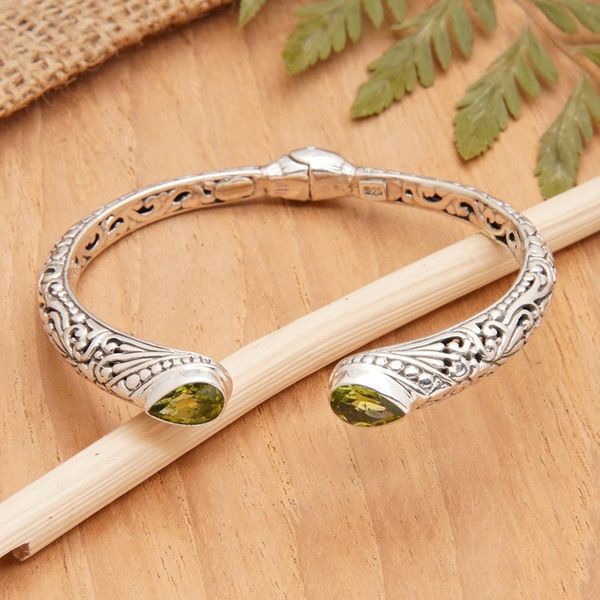Alternate image for Polished Cuff Bracelet with Over-One-Carat Peridot Jewels Green Tegalalang