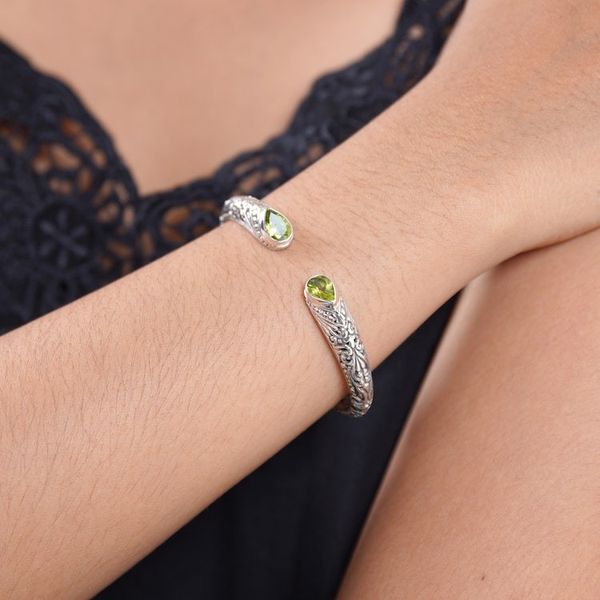 Alternate image for Polished Cuff Bracelet with Over-One-Carat Peridot Jewels Green Tegalalang