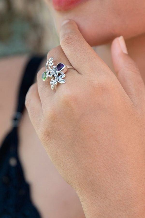 Alternate image for Dragonfly-Themed 1-Carat Peridot and Amethyst Cocktail Ring Fantastic Dragonfly