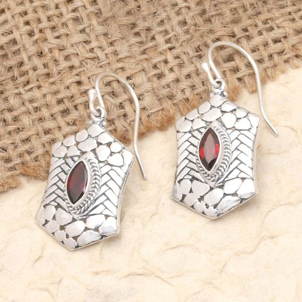 Alternate image for Silver Dangle Earrings with Marquise-Shaped Garnet Stones Woman Beauty in Red