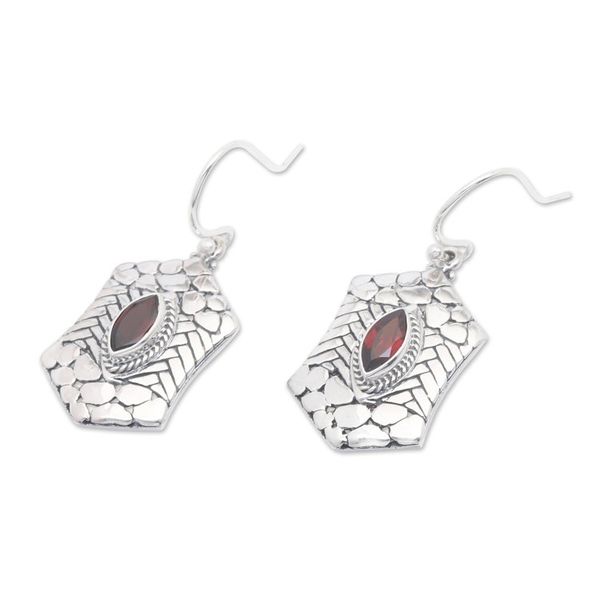 Alternate image for Silver Dangle Earrings with Marquise-Shaped Garnet Stones Woman Beauty in Red