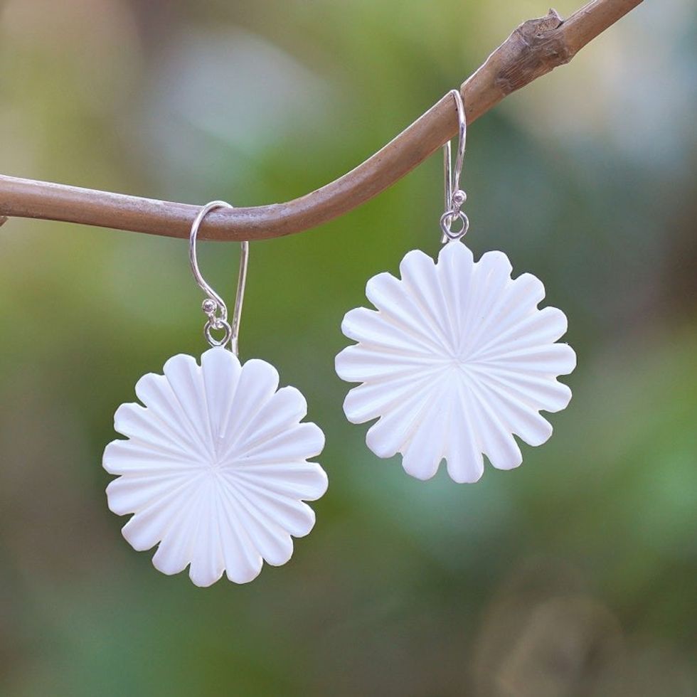 Hand-Carved Fresh Margot Bloom-Shaped Dangle Earrings 'Snowy Blooming Margot'