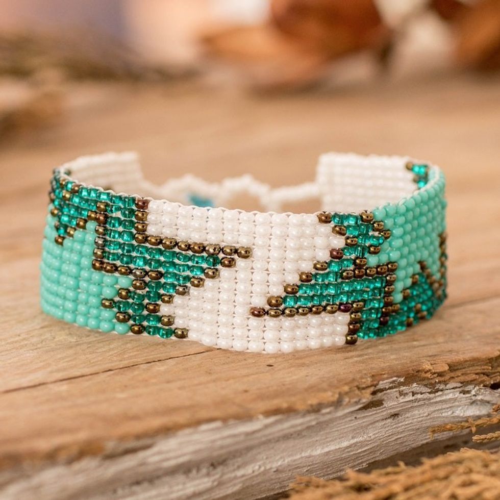 Turquoise and White Glass Beaded Star Wristband Bracelet 'Paradisial Blast'