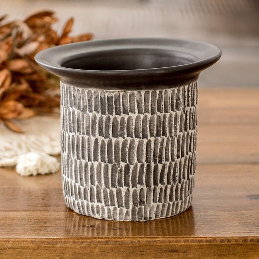 Guatemalan Handcrafted Modern Ivory and Black Ceramic Vase 'Chic Corner in Black'