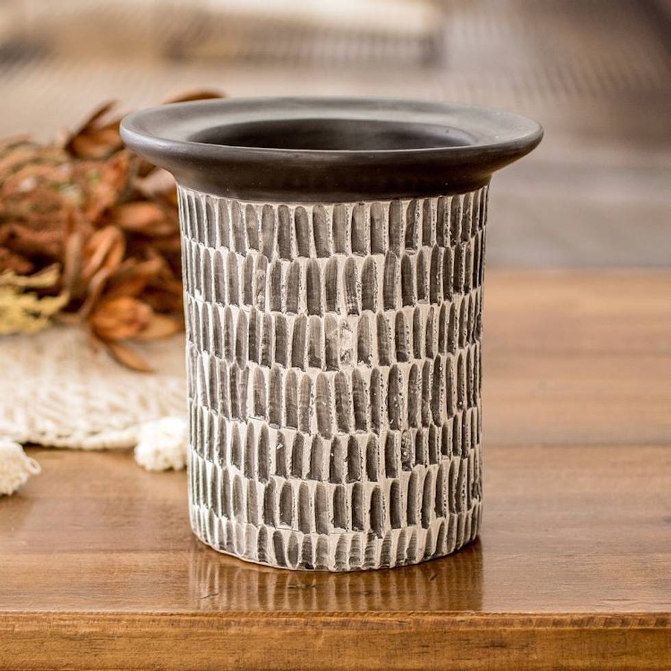 Guatemalan Handcrafted Textured Ivory and Black Ceramic Vase 'Art and Elegance in Black'