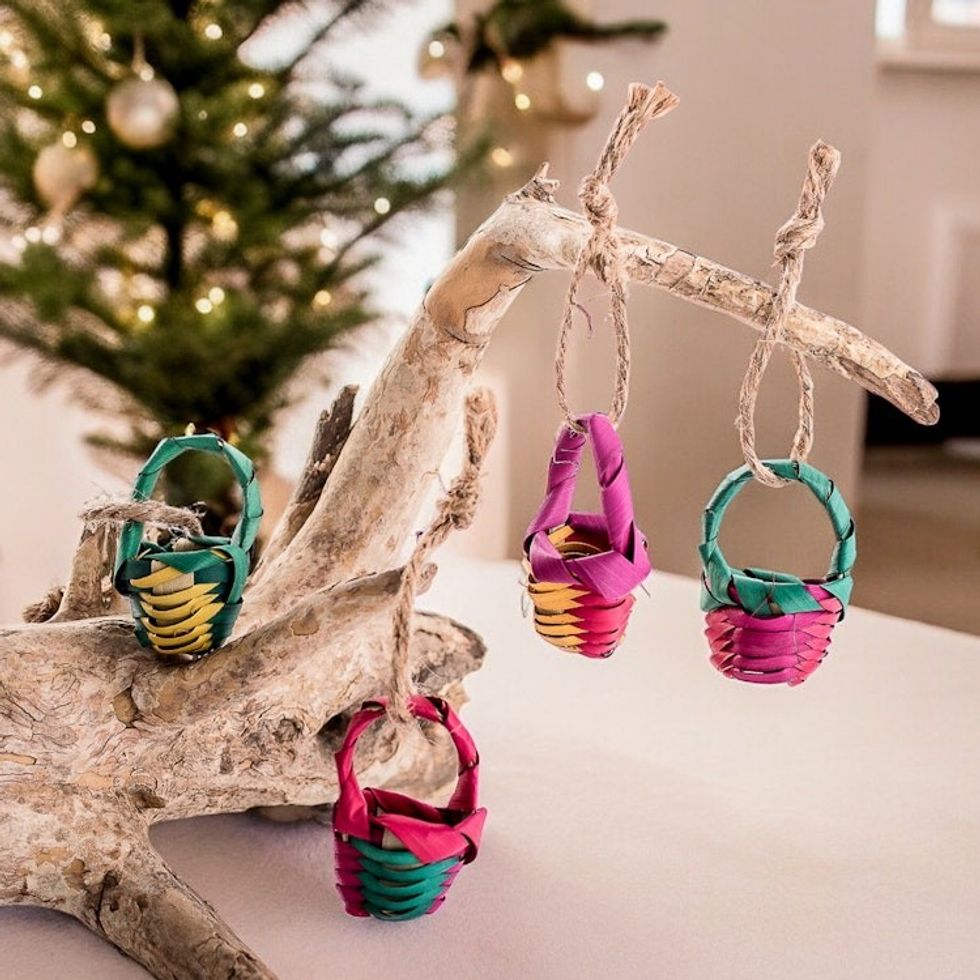 Set of 4 Green and Fuchsia Natural Fiber Basket Ornaments 'Sweet Customs'