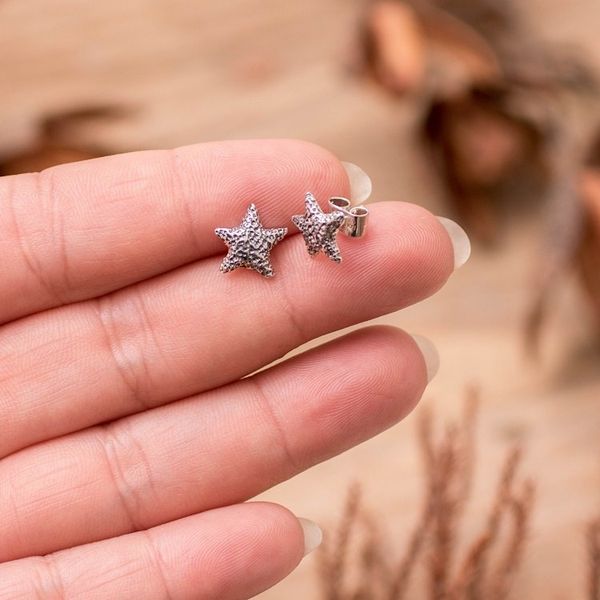 Alternate image for Starfish-Inspired Textured Sterling Silver Stud Earrings Ocean Stardom
