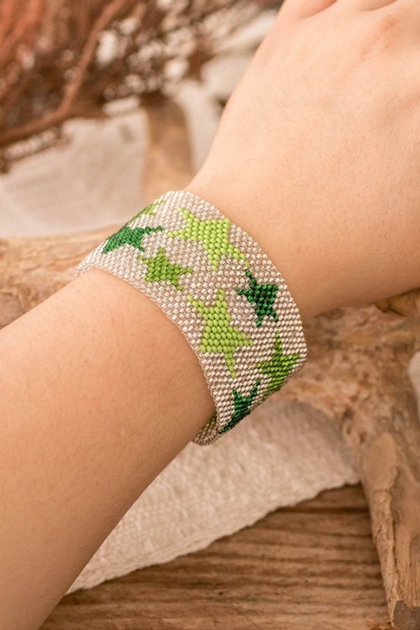 Alternate image for Green and Silver-Hued Star-Themed Beaded Wristband Bracelet Constellation in Silver