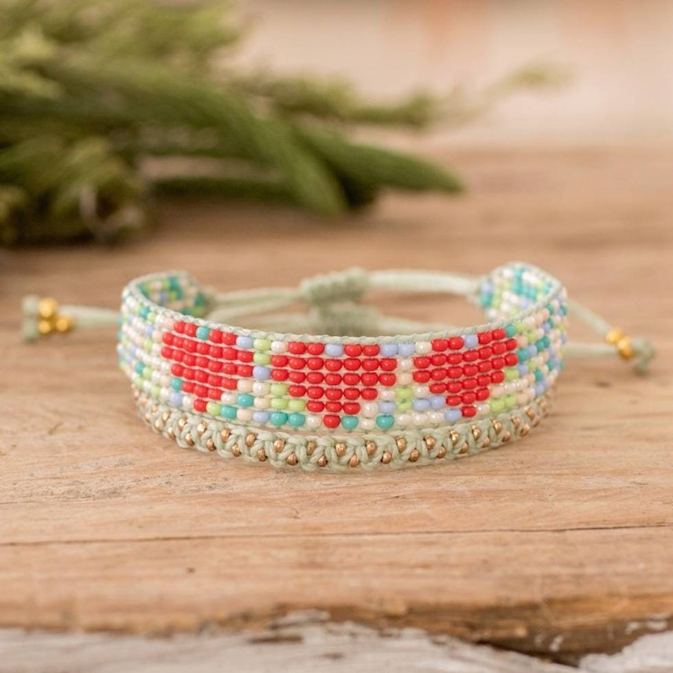 Set of 2 Heart Glass Beaded Friendship Wristband Bracelets 'Love Friendship'