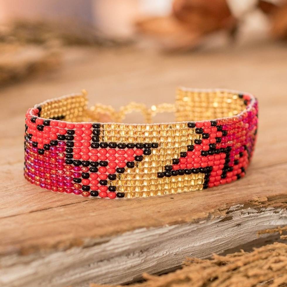 Adjustable Golden and Red Star Glass Bead Wristband Bracelet 'Divine Blast'