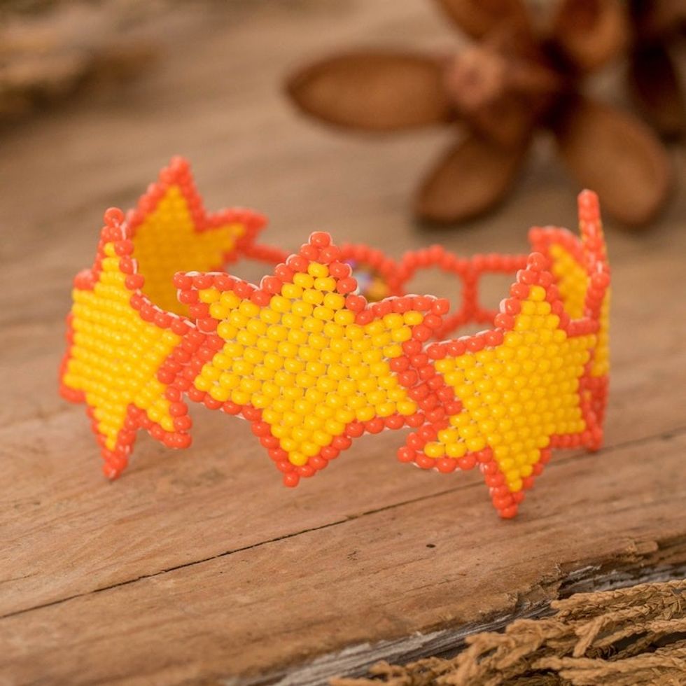Star-Themed Beaded Wristband Bracelet in Yellow and Orange 'Yellow Starlight'