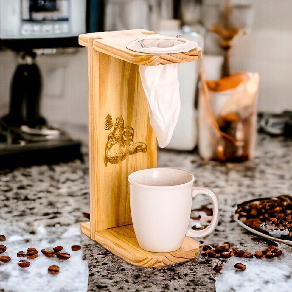 Sloth-Themed Pinewood Single-Serve Drip Coffee Stand 'Peaceful Scents'