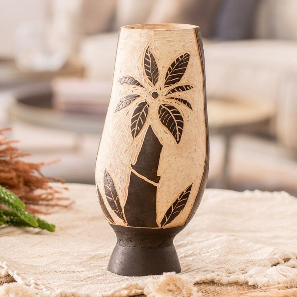 Handcrafted Dried Gourd Banana Palm Tree Decorative Accent 'Banana Nature'