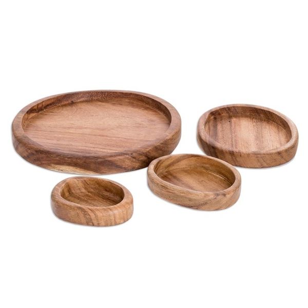 Alternate image for Set of 4 Hand-Carved Conacaste Wood Snack Plates Delicacy Family