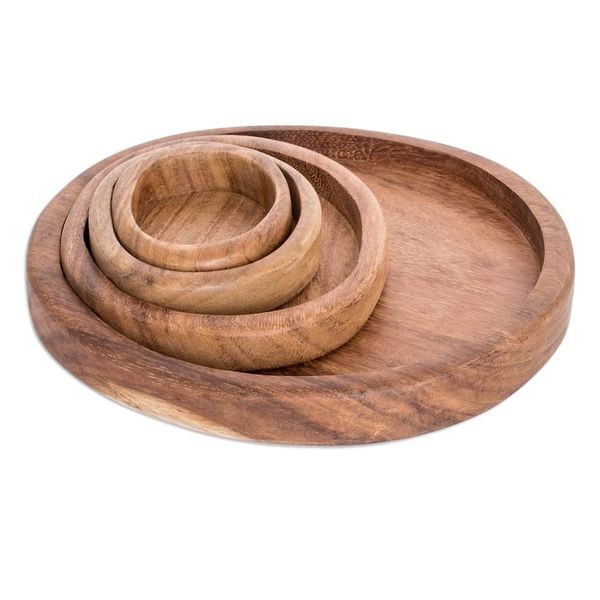 Alternate image for Set of 4 Hand-Carved Conacaste Wood Snack Plates Delicacy Family