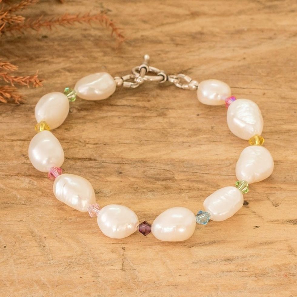 Cultured Pearl Crystal Beaded Bracelet with Silver Clasp 'Colors on White'