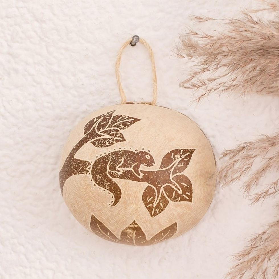 Costa Rican Hand-Carved Dried Calabash Gourd Iguana Wall Art 'Iguana Charm'
