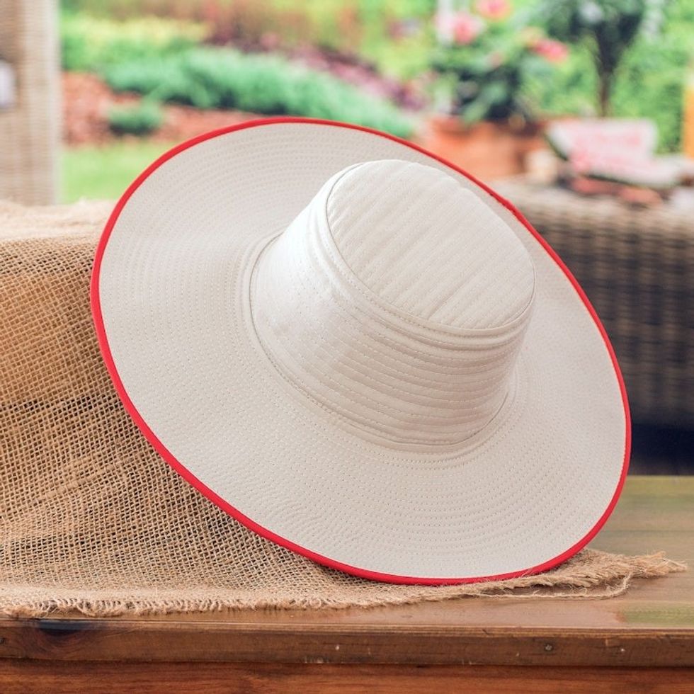 Traditional Cotton Sun Hat with Red Piping and 4-Inch Brim 'Guanacaste World'