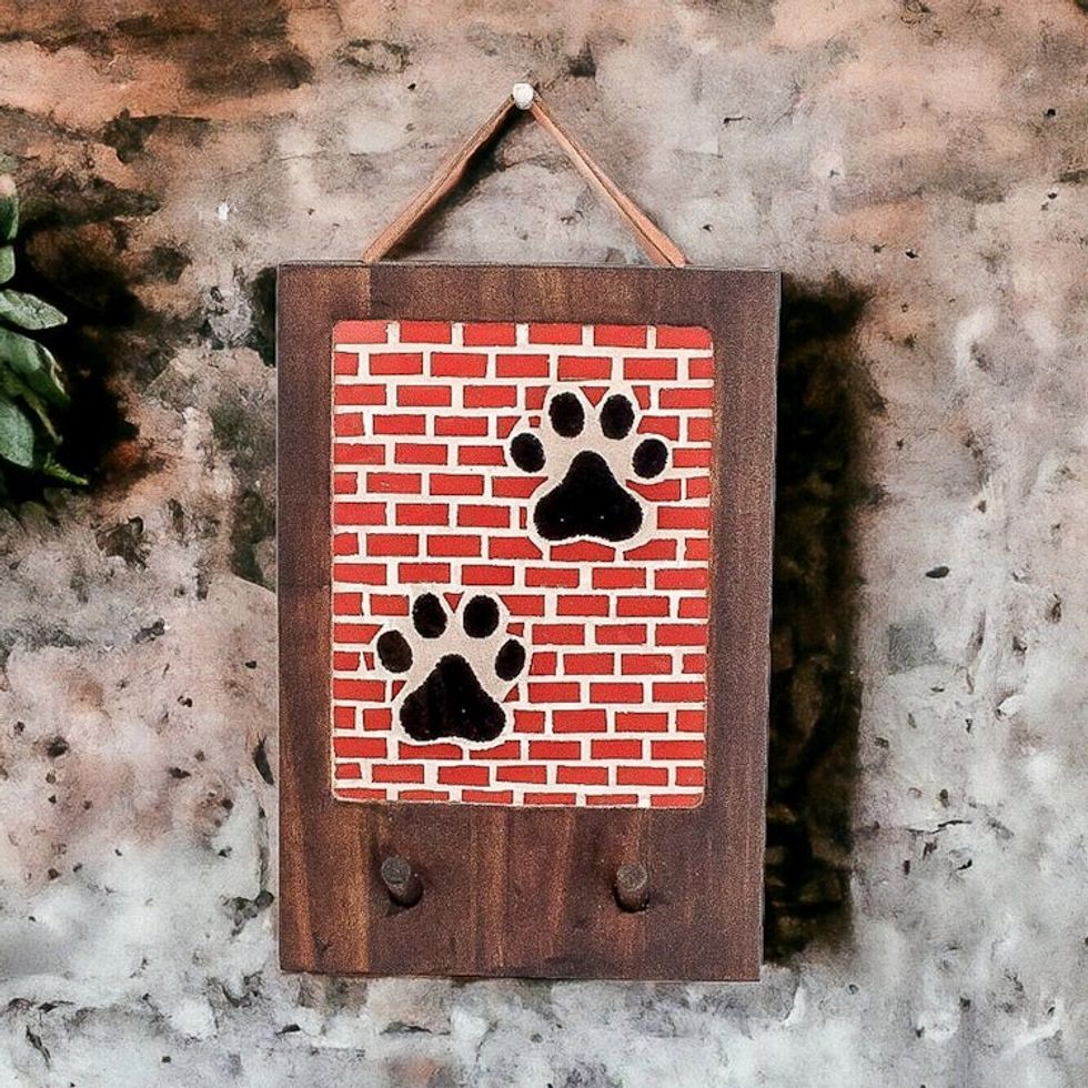 Handcrafted Paw-Themed Teak Wood and Glass Mosaic Coat Rack 'Lovely Paws'