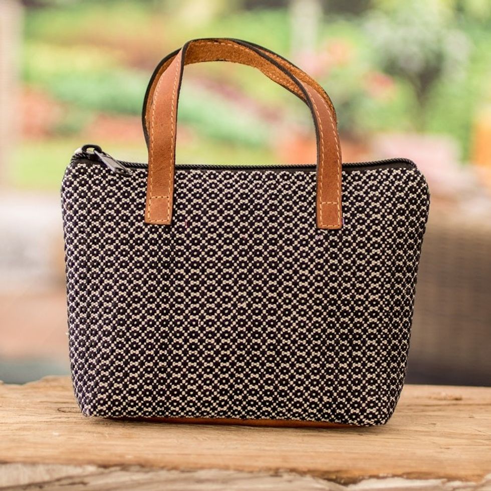 Handloomed Leather-Accented Onyx and White Cotton Handbag 'Onyx Time'