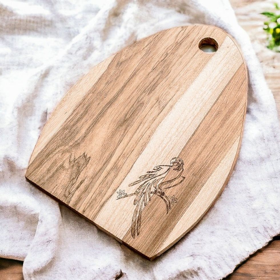 Semi-Oval Laurel Wood Cutting Board with Macaw Engraving 'Macaw's Treats'