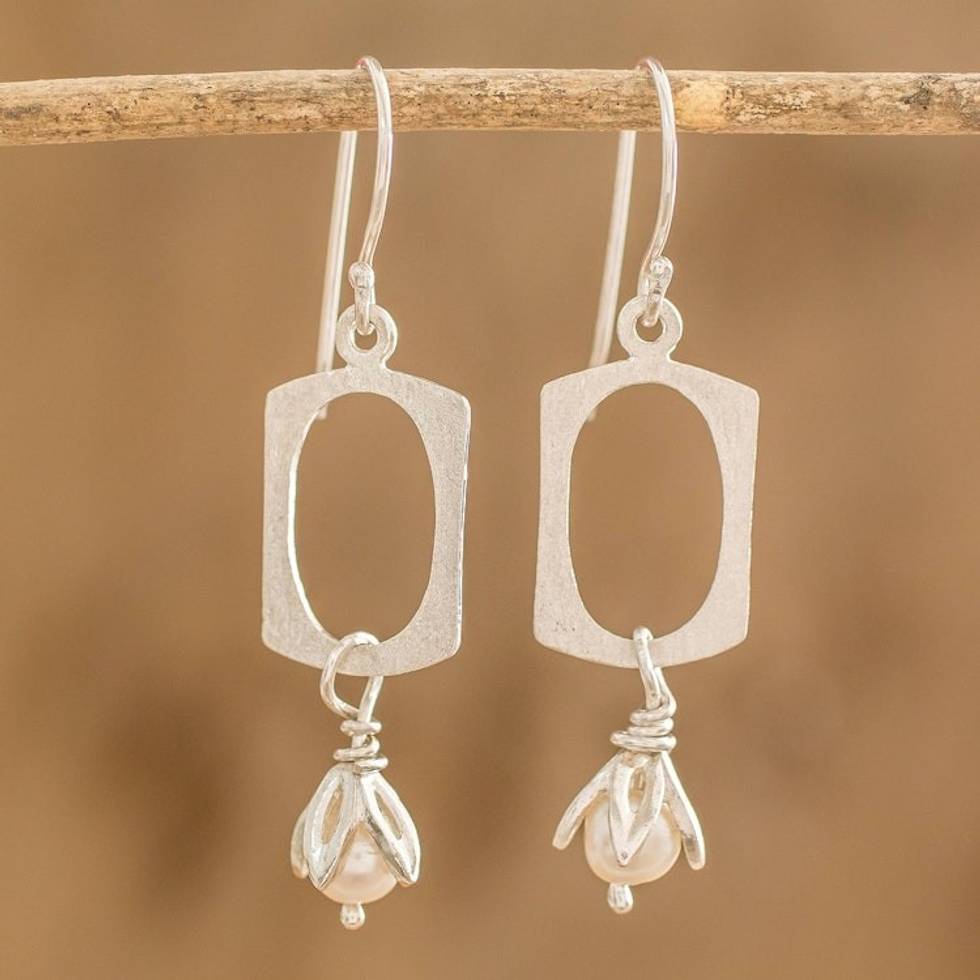 Cultured Pearl and 925 Sterling Silver Dangle Earrings 'Pearl Awakening'