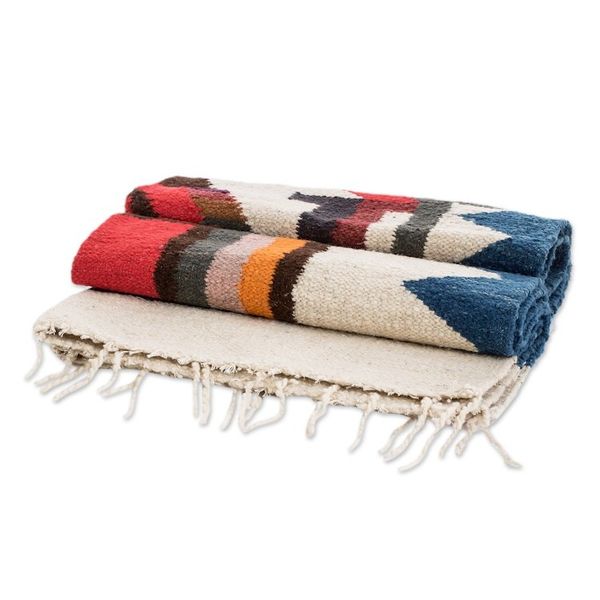 Alternate image for Handloomed Acrylic Area Rug of Hero Tecun Uman 2.5x5 Tecun Uman