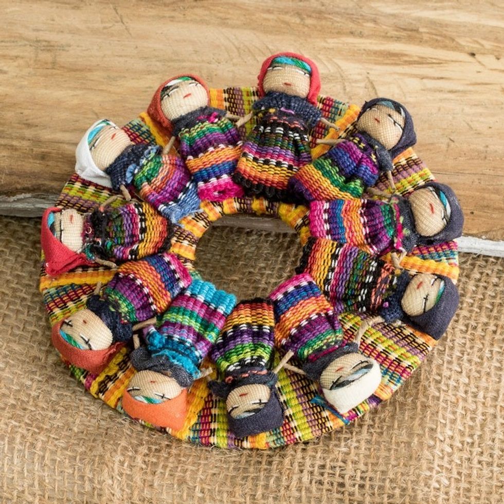 Handmade Guatemalan Quitapena Circular Cotton Magnet 'Joyfully United'