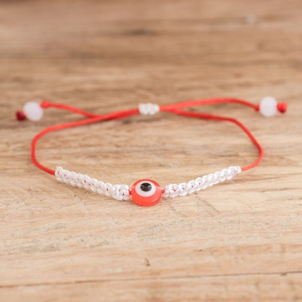 Handcrafted Macrame Pendant Bracelet with Red Nazar Amulet 'Red Nazar'