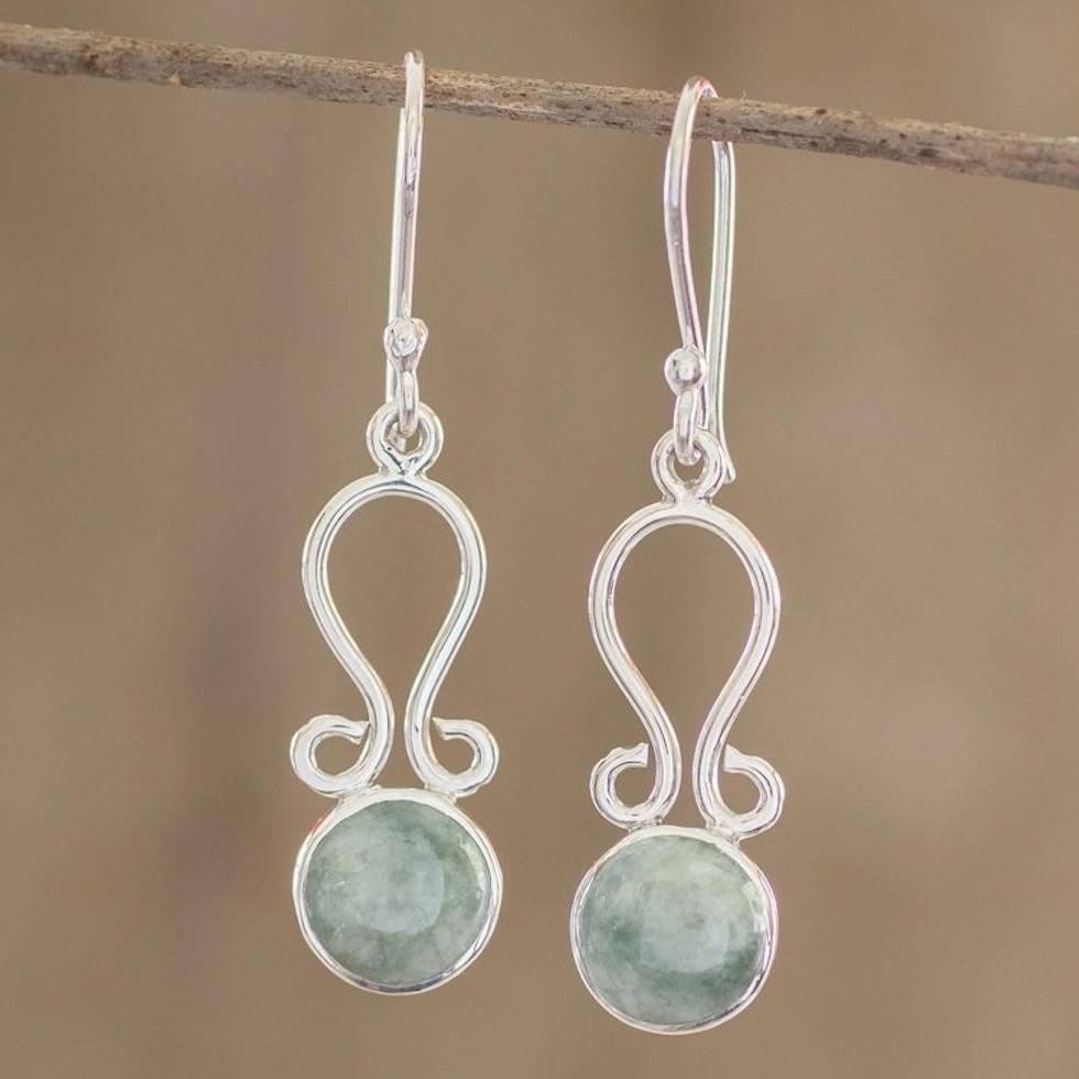 Polished Silver and Light Green Jade Earrings 'Samala River'
