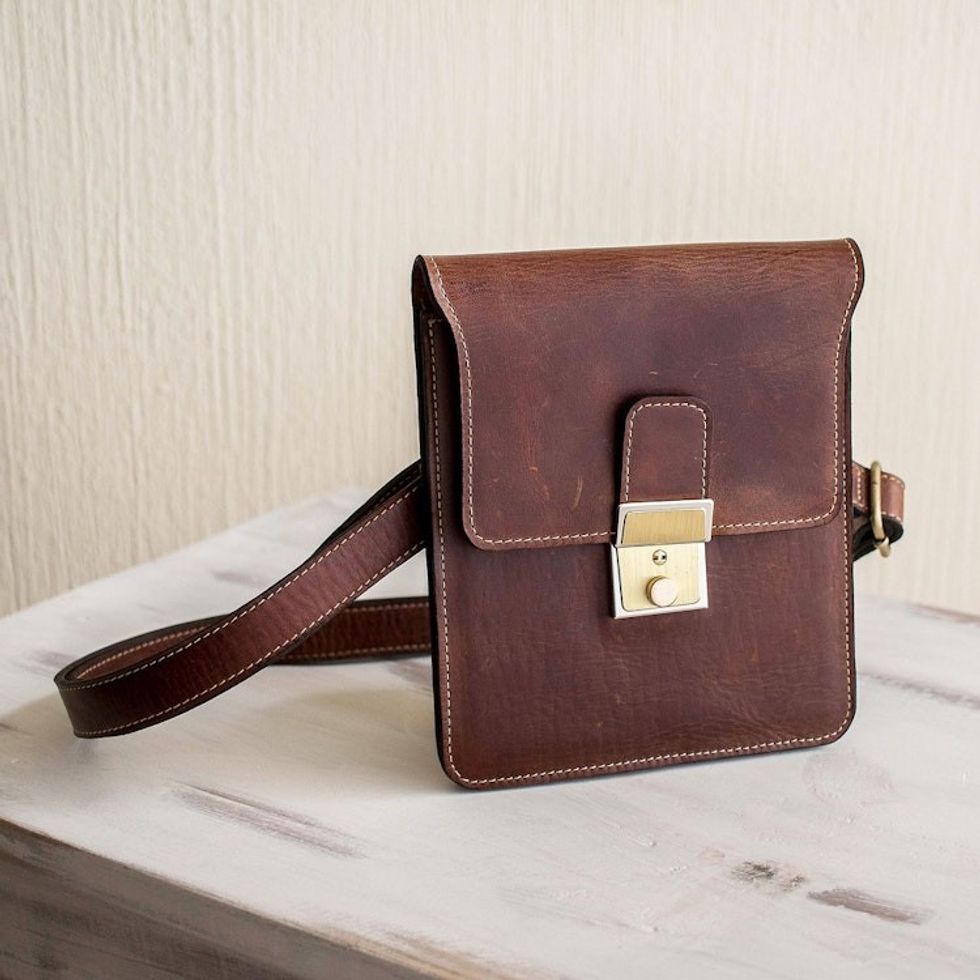 Unisex Small Brown Leather Shoulder Bag 'Quest'