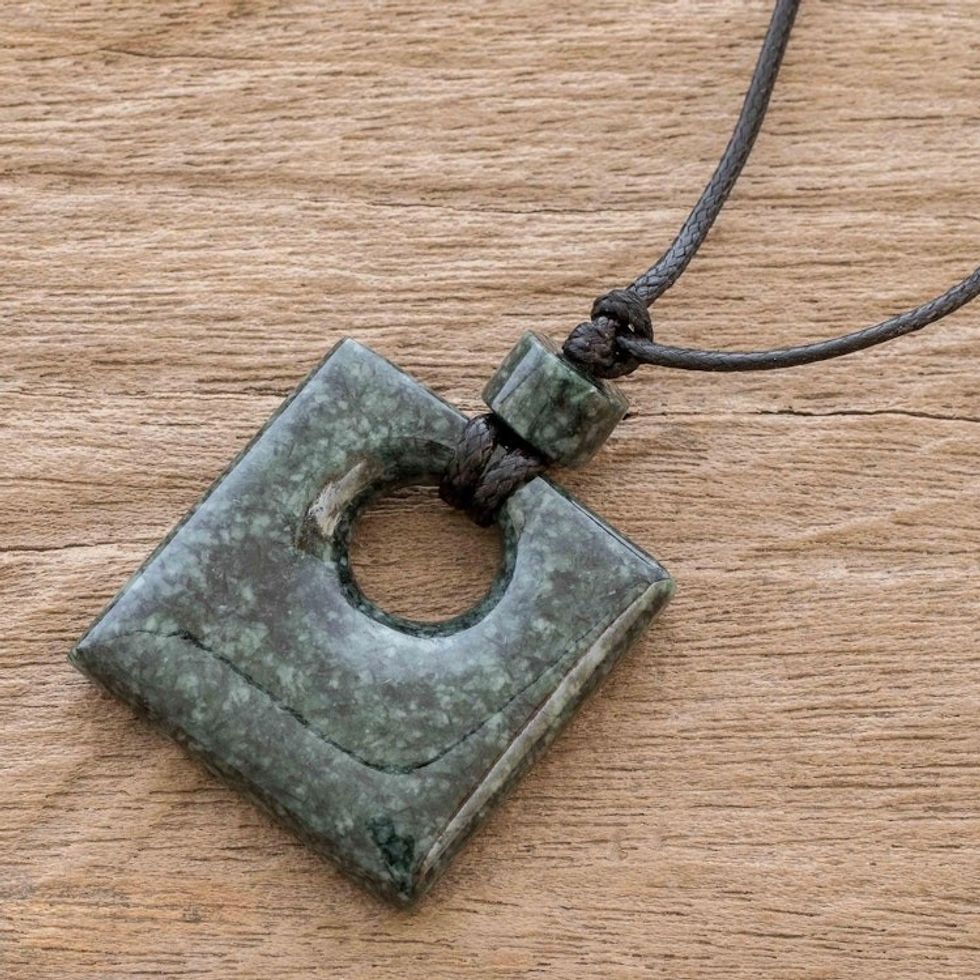 Guatemalan Natural Dark Green Jade Pendant Necklace 'Sin Fin'