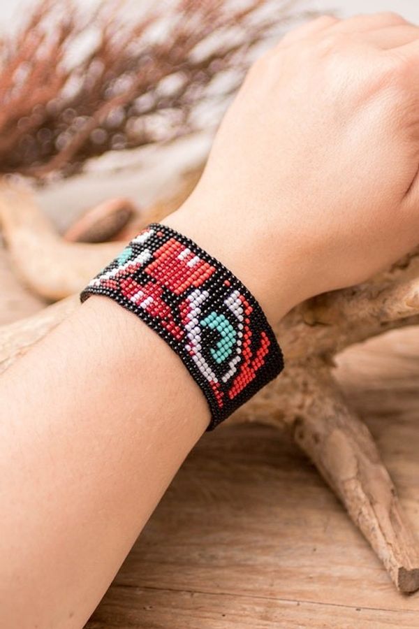 Alternate image for Multicolored Beaded Tiger Motif Bracelet Tiger Eyes
