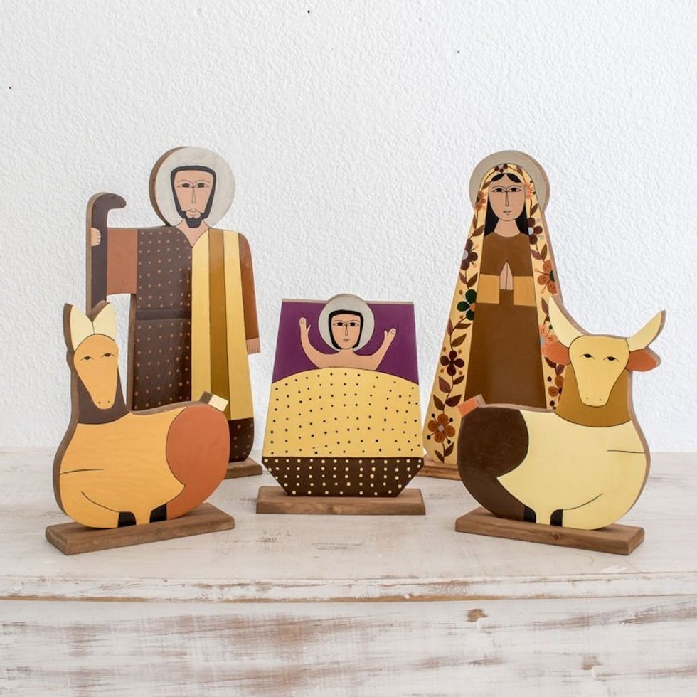 Pinewood nativity scene 5 Pieces 'Behold the Child'