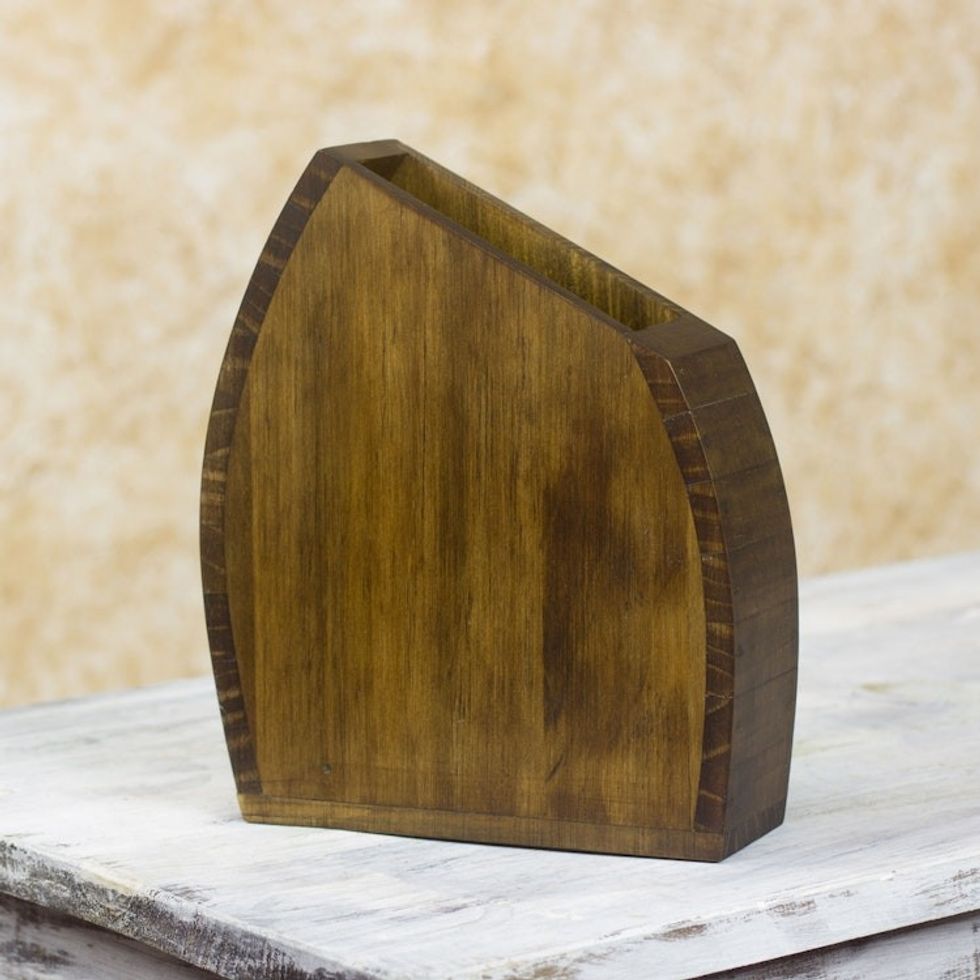 Hand Crafted Guatemalan Alder Wood Decorative Vase 'Mountain'