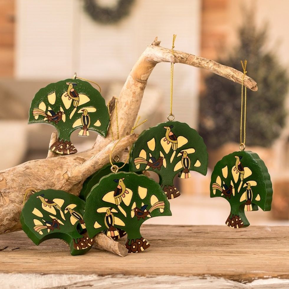 Pinewood ornaments Set of 6 'Tree of Hope'