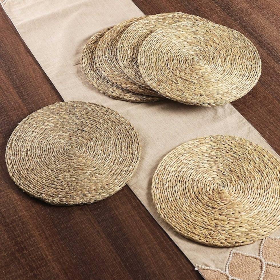 Handwoven Round Beige Sabai Grass Fiber 6-Piece Placemat Set 'Natural Feast'