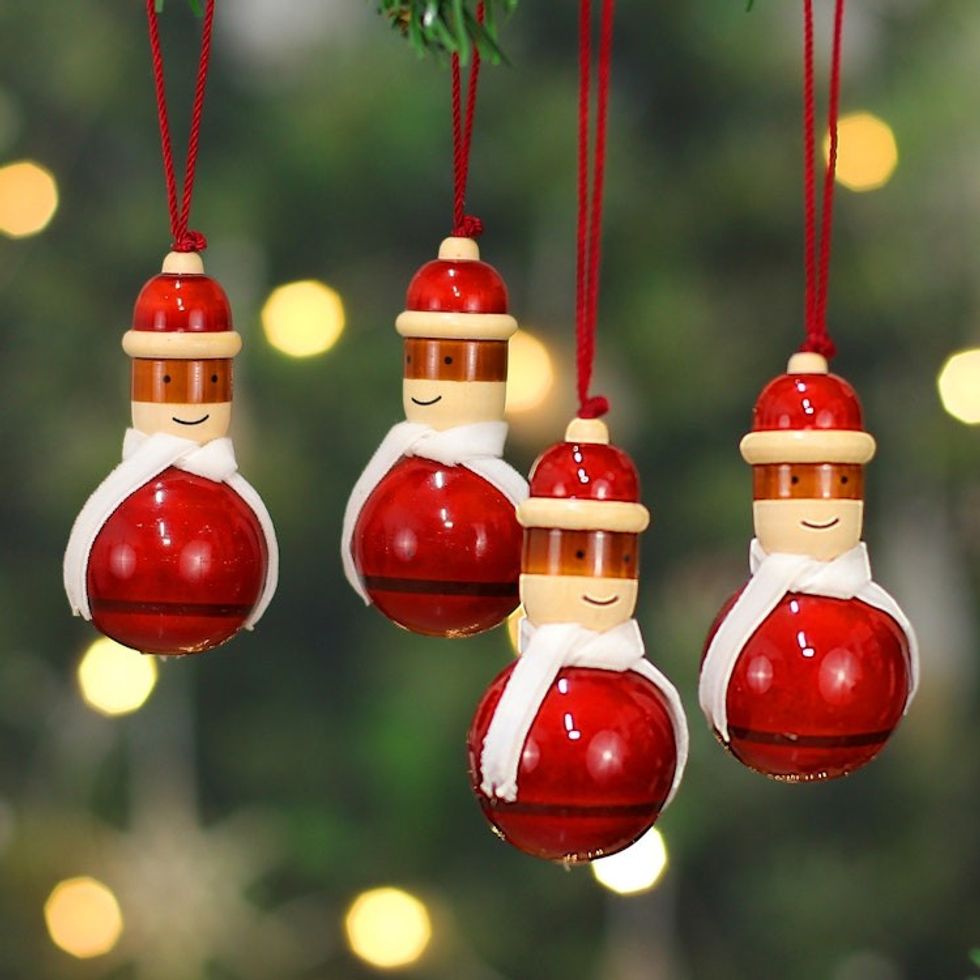 Santa-Themed 4-Piece Painted Pala Indigo Wood Ornament Set 'Santa Gathering'